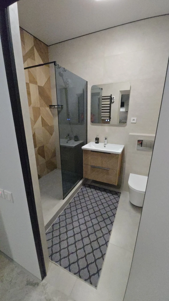 Квартира с ремонтом и террасой, Варшавский 3, h-3,2 м.