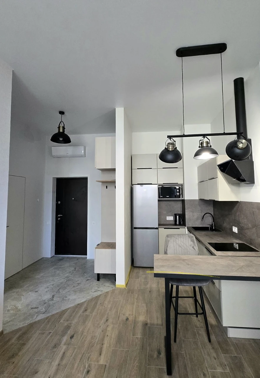 Квартира с ремонтом и террасой, Варшавский 3, h-3,2 м.