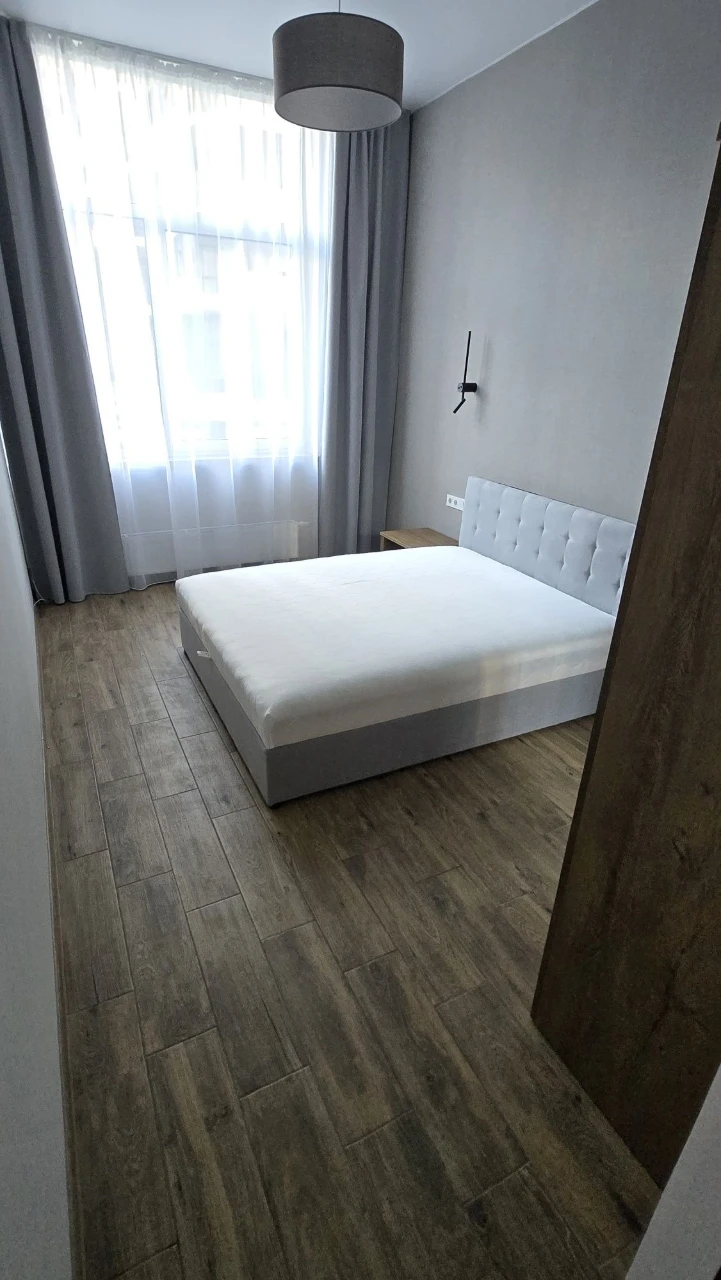 Квартира с ремонтом и террасой, Варшавский 3, h-3,2 м.