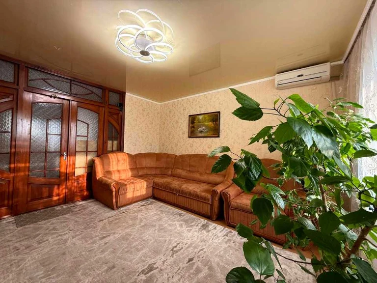 Apartment. Dnipro, Zaporozhskoe shose