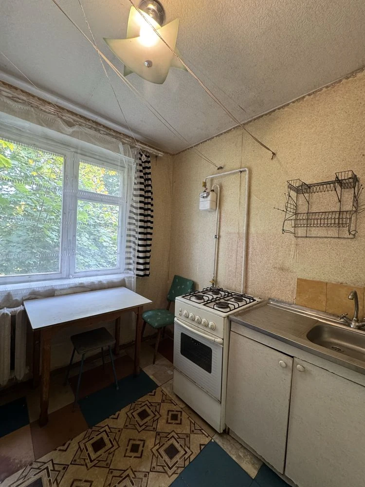 Продажа двухкомнатной квартиры на пр. Поля