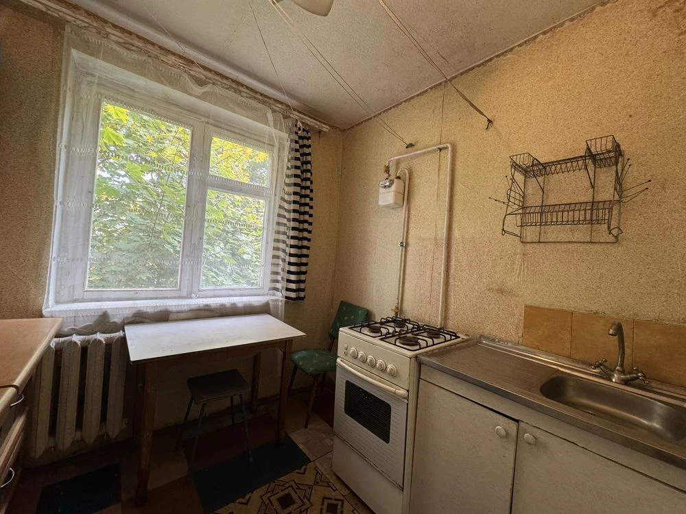Продажа двухкомнатной квартиры на пр. Поля