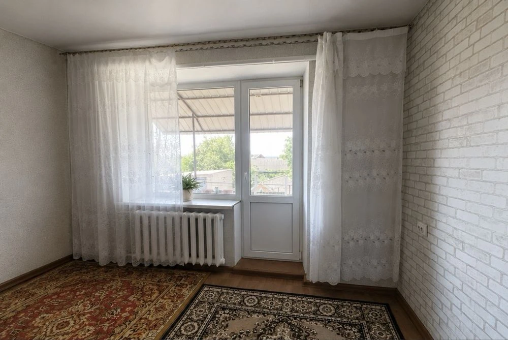 Продаж двокімнатноі квартири в центрі міста Кобеляки