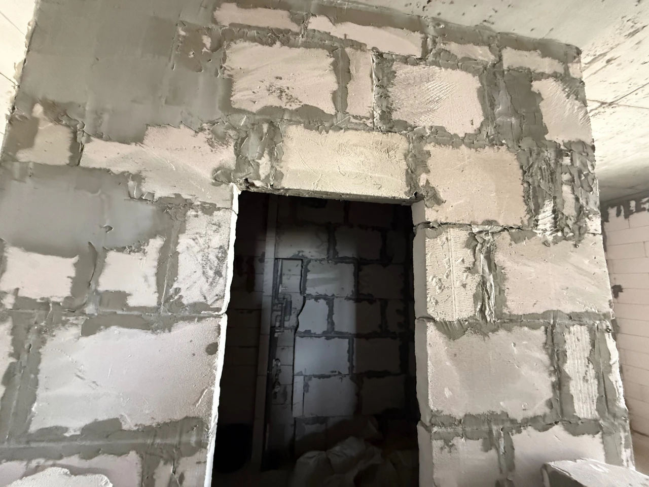 3 bedroom apartment in Zatyshnoye on Hrushovskogo Street
