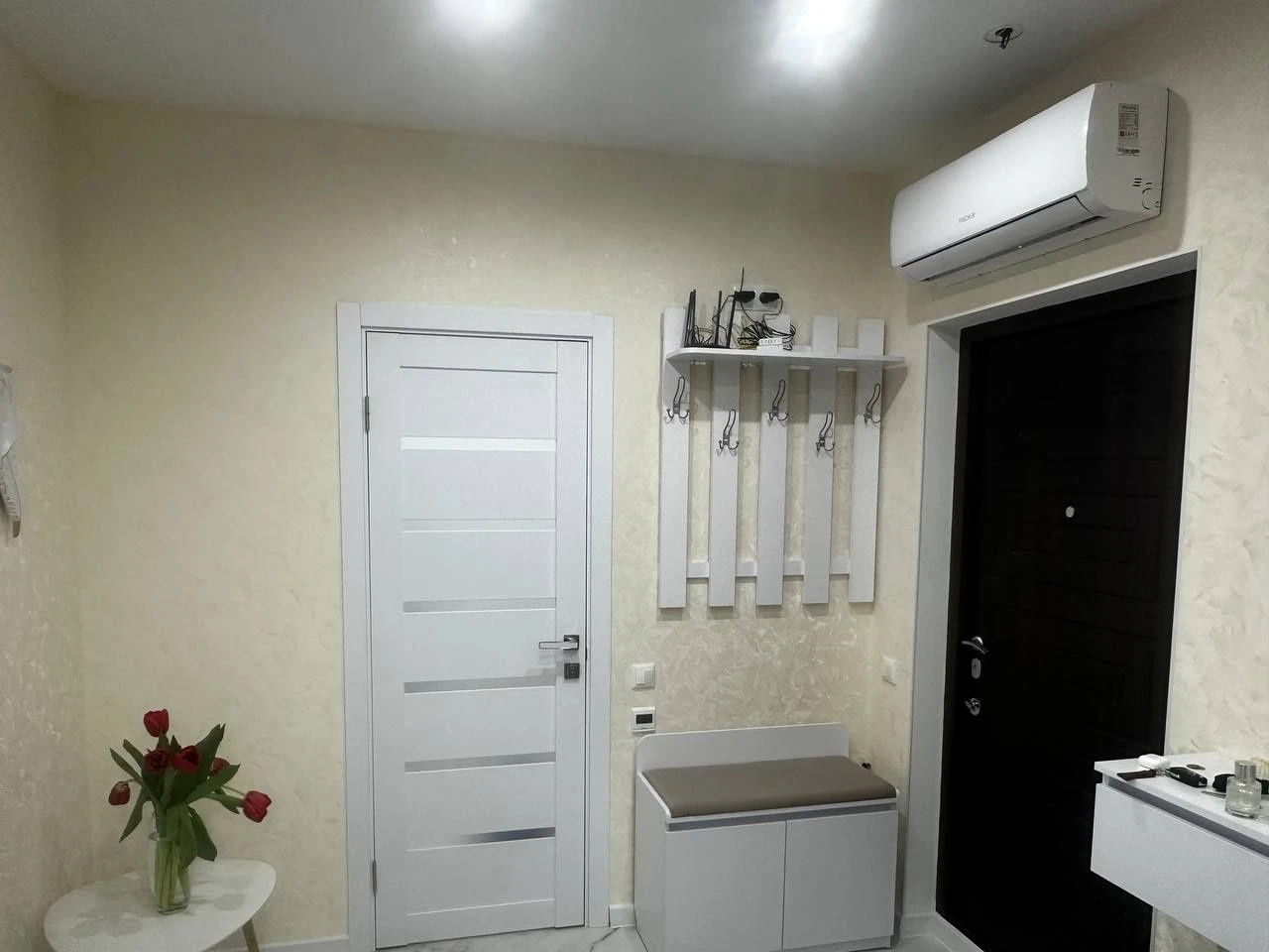 Ideal 2-room apartment with renovation and furniture on Street Sa