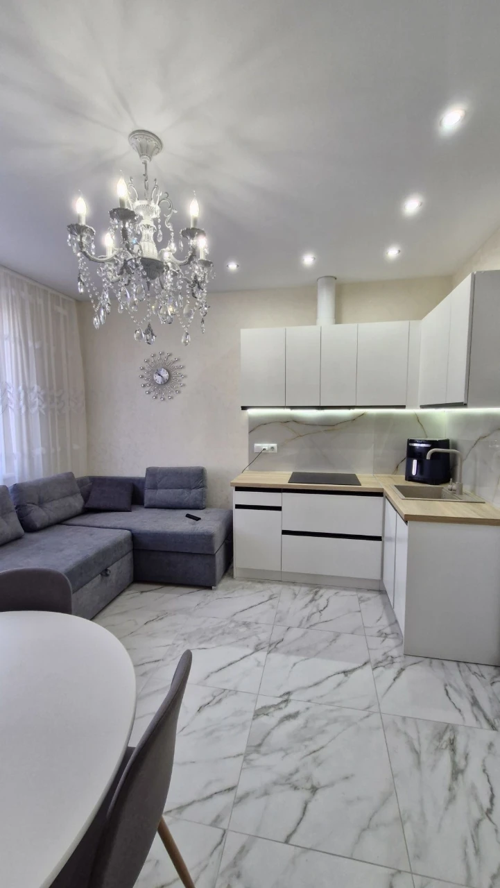 Ideal 2-room apartment with renovation and furniture on Street Sa