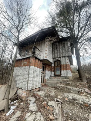 Дача з будинком біля Харкова