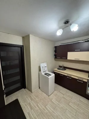 Продам 2-кімнатну квартиру на вулиці Червоному