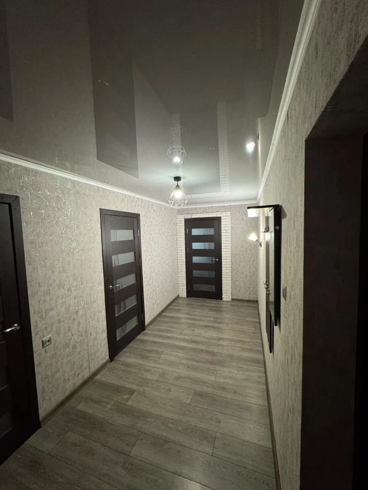 Продам 2-кімнатну квартиру на вулиці Червоному