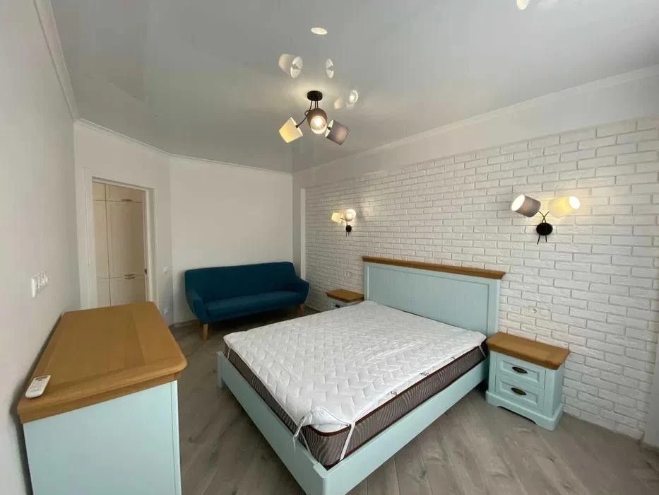 For Sale: Stylish apartment with designer renovation in the "Favorit" residential complex