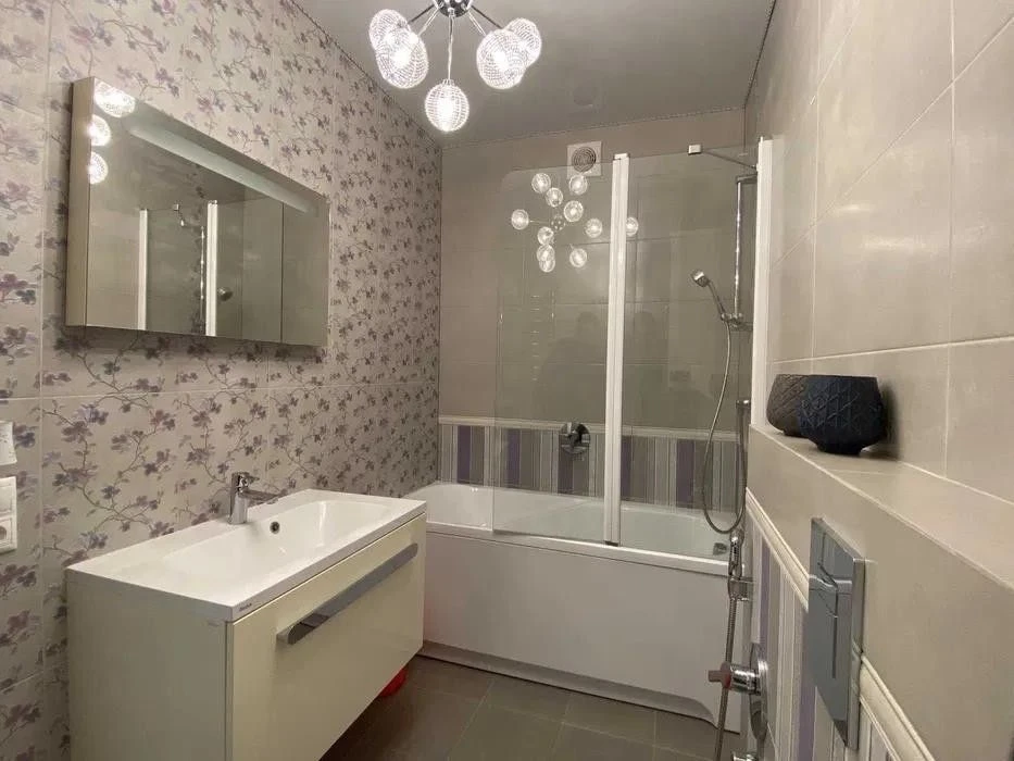 For Sale: Stylish apartment with designer renovation in the "Favorit" residential complex