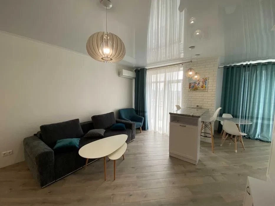 For Sale: Stylish apartment with designer renovation in the "Favorit" residential complex
