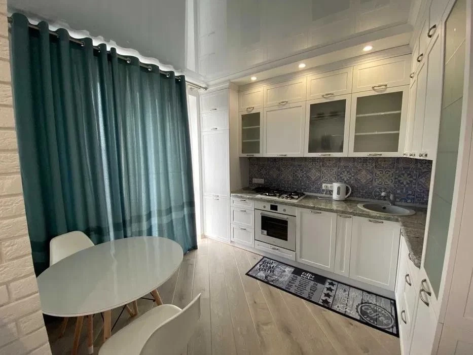 For Sale: Stylish apartment with designer renovation in the "Favorit" residential complex