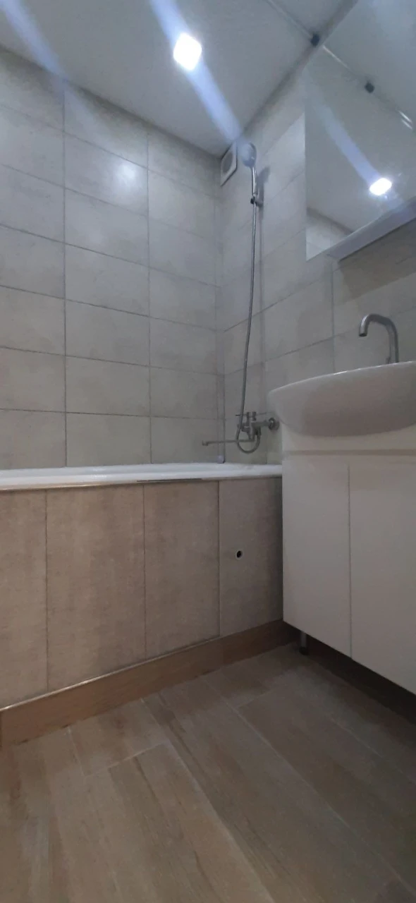 Продажа 2-комнатной квартиры, район ул. Левка Лук'яненка