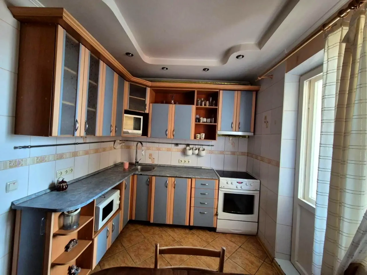 Rent 2-room apartment 75 sq m 16/16 floor
