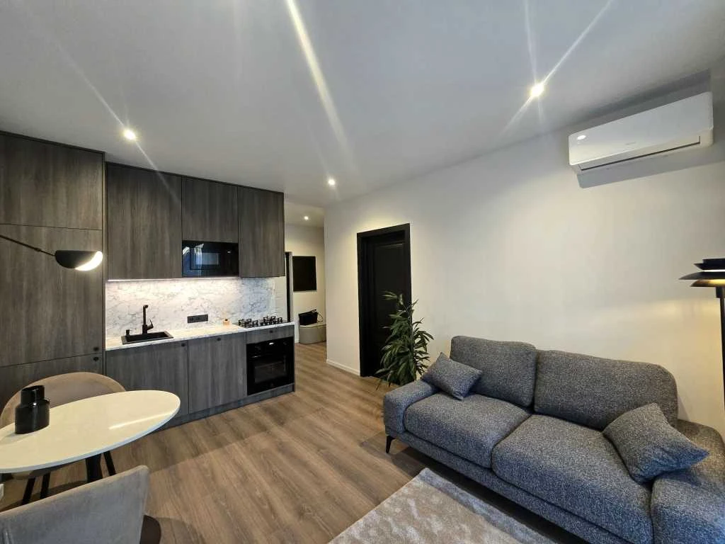 Продам однокімнатну квартиру (43 м²) у Києві, Голосіївський