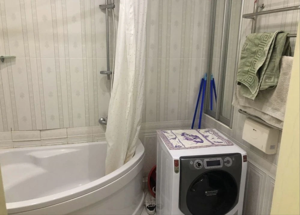 Sale of a one-bedroom apartment on the second floor with renovation