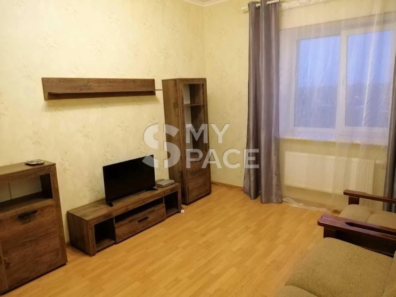 Sale of a spacious 2-room apartment near the forest, 60.1 sq m, 3-meter ceilings