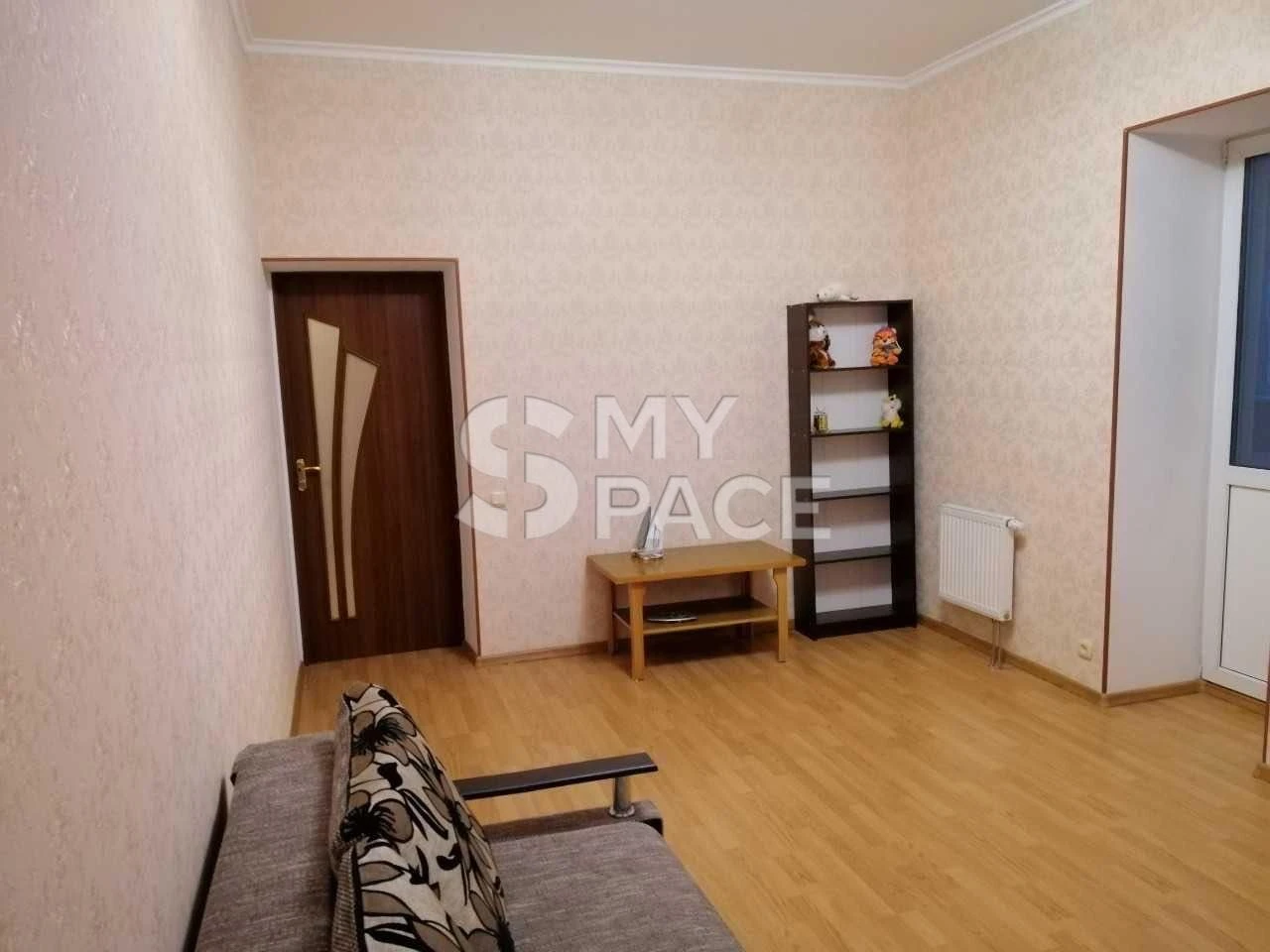 Sale of a spacious 2-room apartment near the forest, 60.1 sq m, 3-meter ceilings