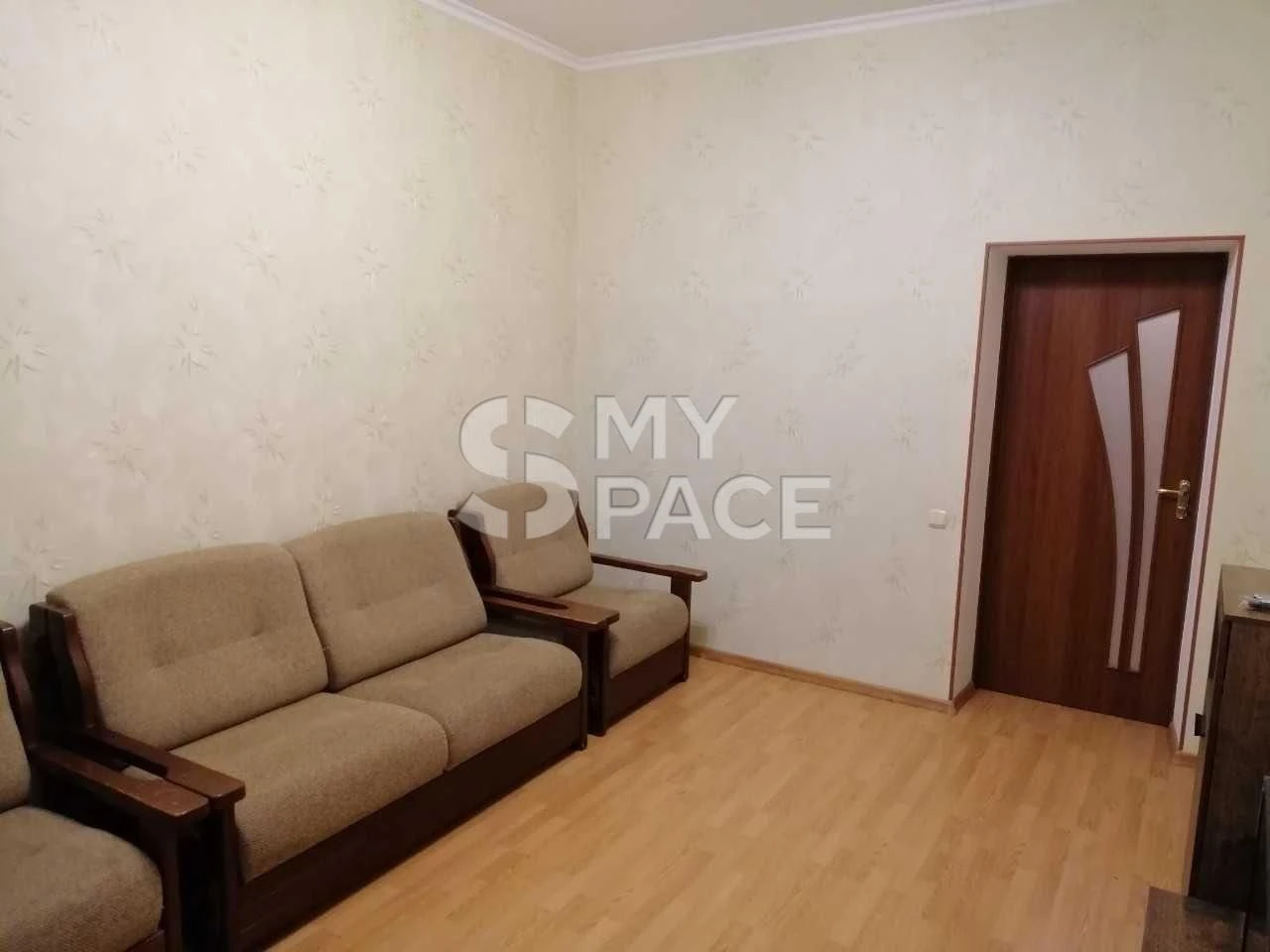 Sale of a spacious 2-room apartment near the forest, 60.1 sq m, 3-meter ceilings