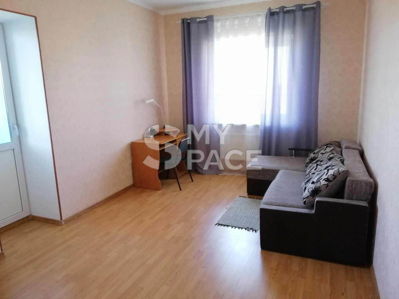 Sale of a spacious 2-room apartment near the forest, 60.1 sq m, 3-meter ceilings