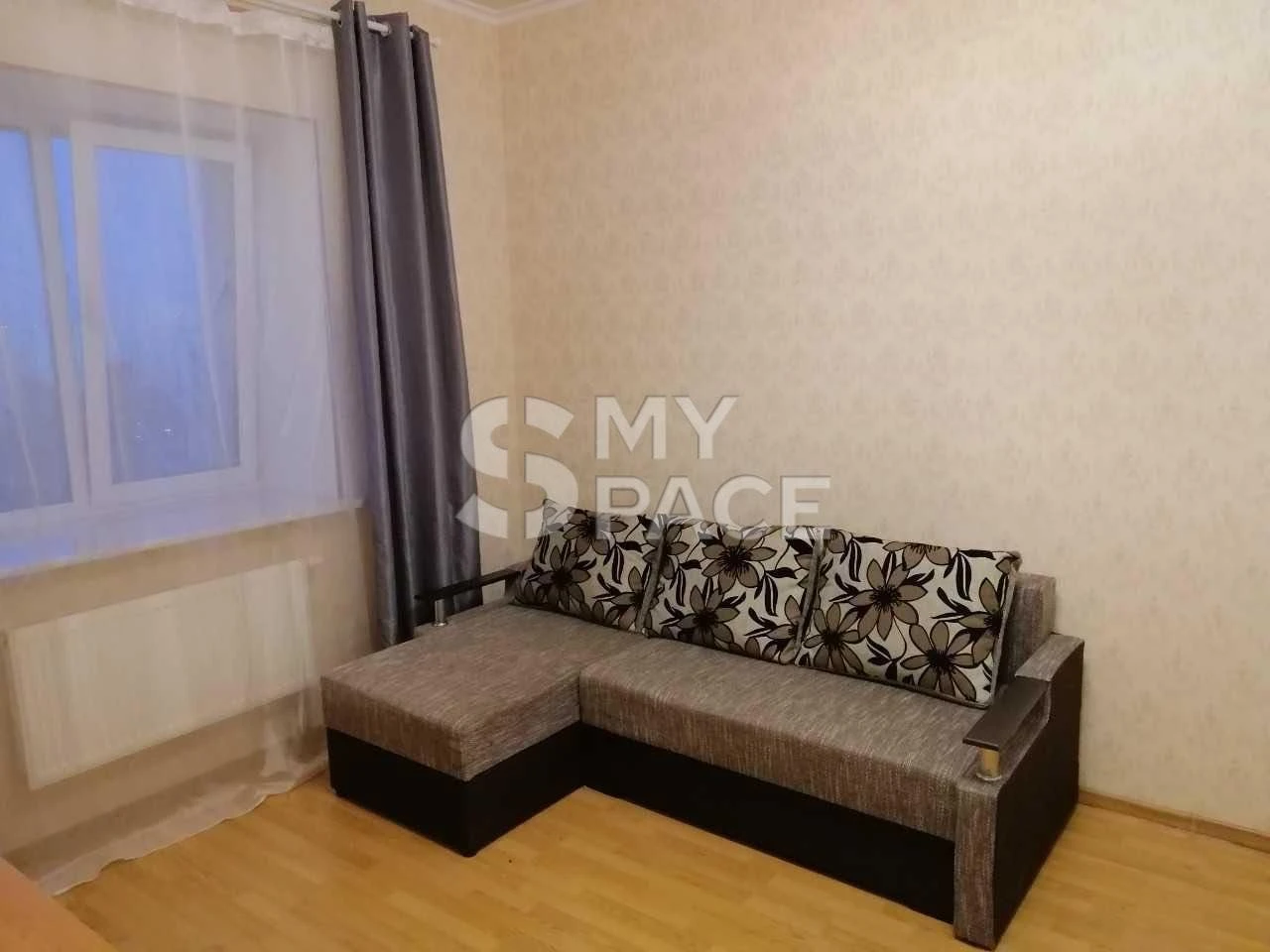 Sale of a spacious 2-room apartment near the forest, 60.1 sq m, 3-meter ceilings