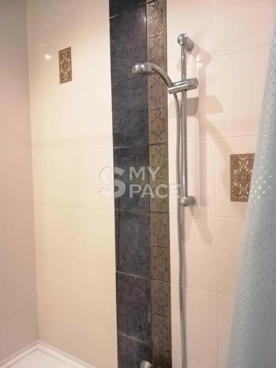 Sale of a spacious 2-room apartment near the forest, 60.1 sq m, 3-meter ceilings