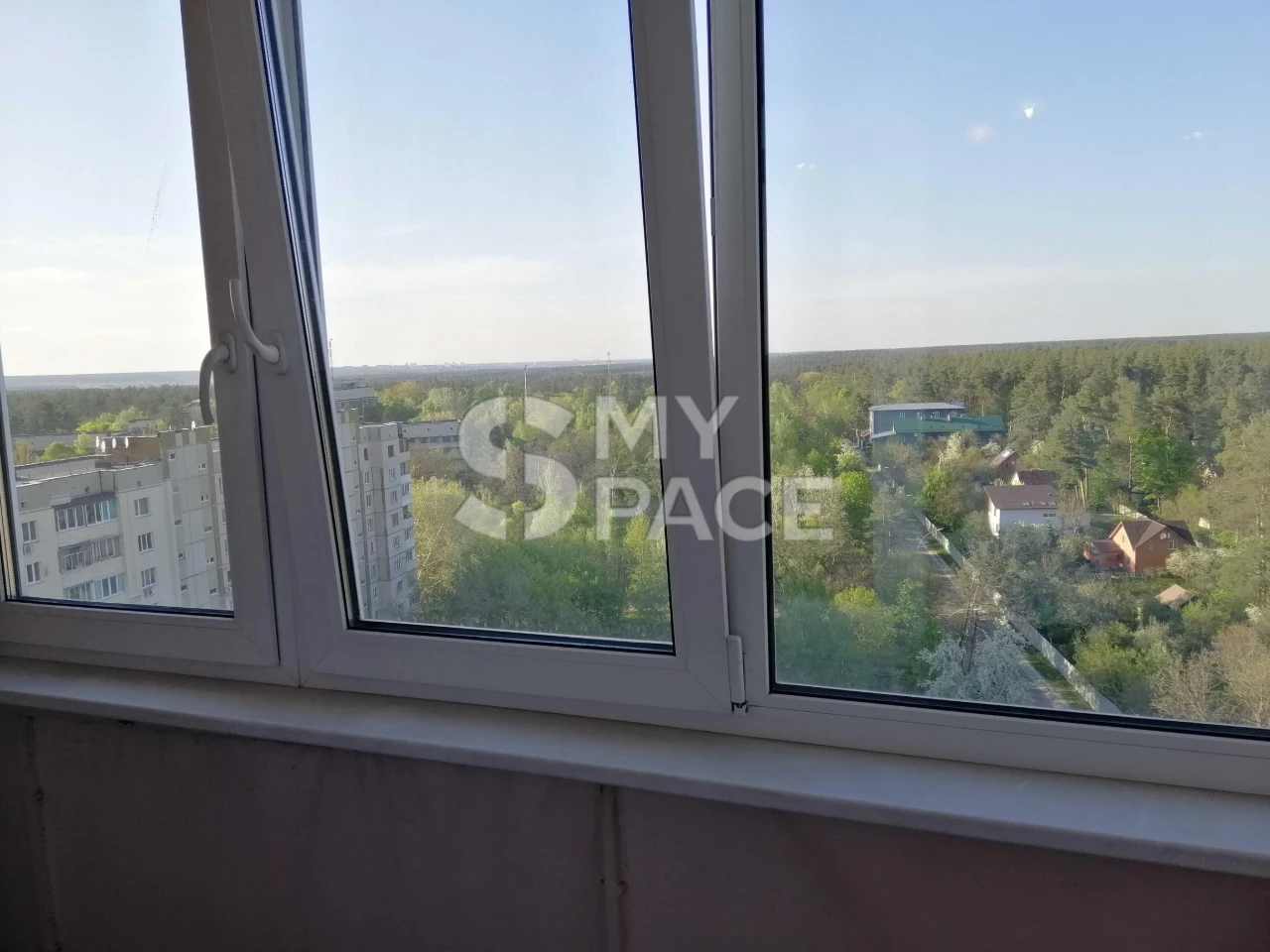 Sale of a spacious 2-room apartment near the forest, 60.1 sq m, 3-meter ceilings