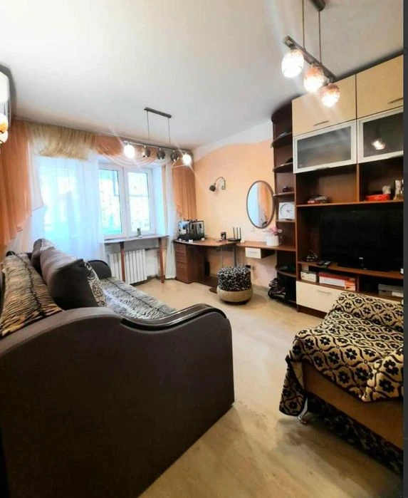 Продам 2 ком. квартиру на ул. Посмитного 7ст. Фонтана Аркады