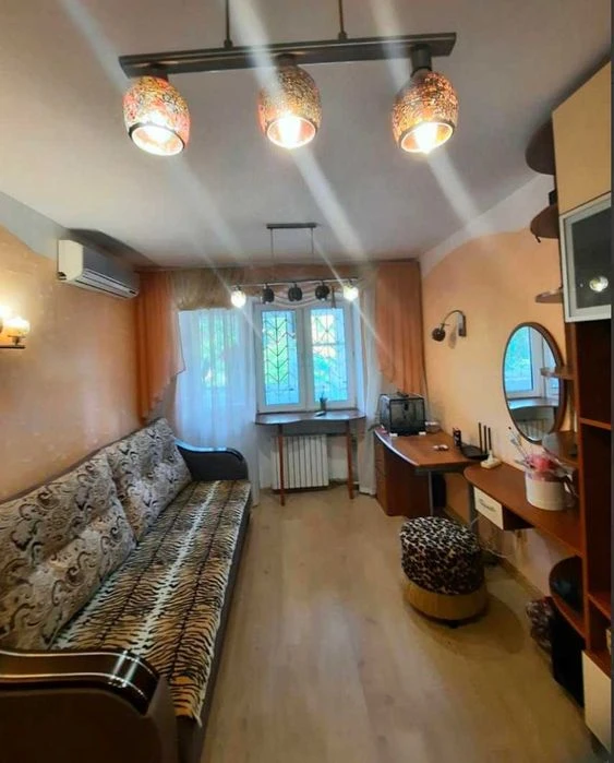 Продам 2 ком. квартиру на ул. Посмитного 7ст. Фонтана Аркады