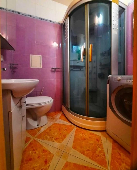 Продам 2 ком. квартиру на ул. Посмитного 7ст. Фонтана Аркады