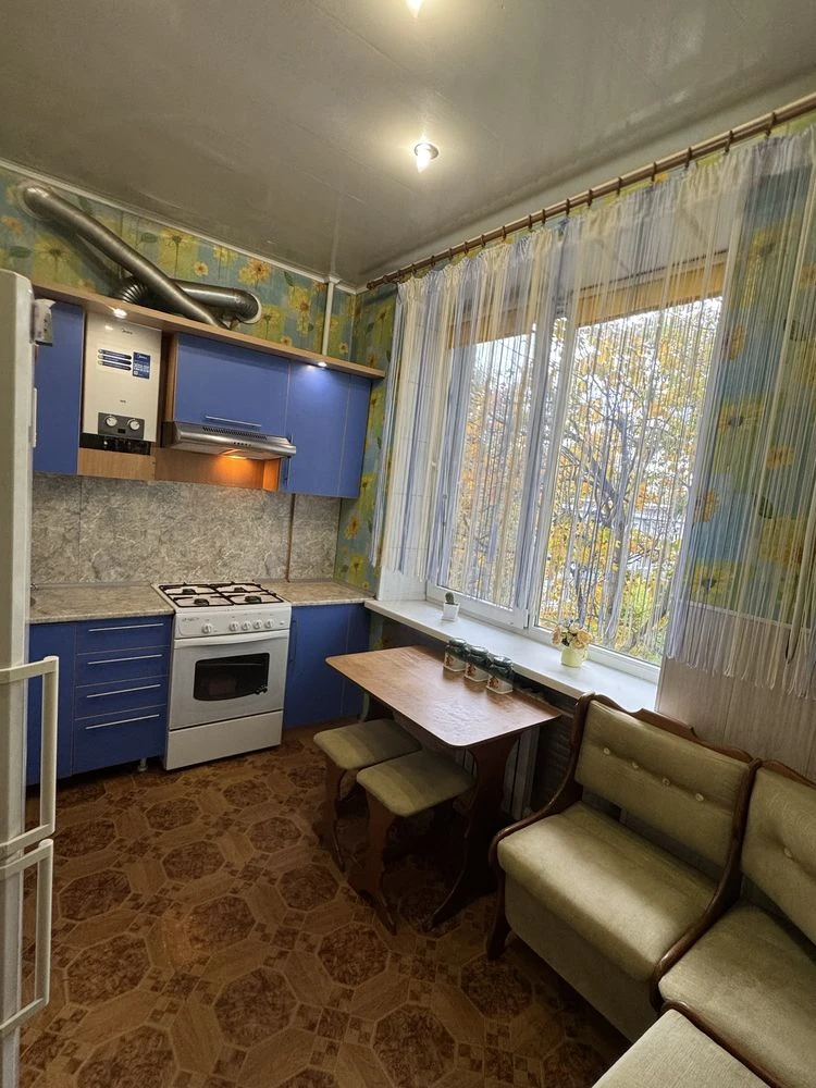 Однокомнатная квартира 37 кв.м. улица Янгеля, улица Титова, Днепр