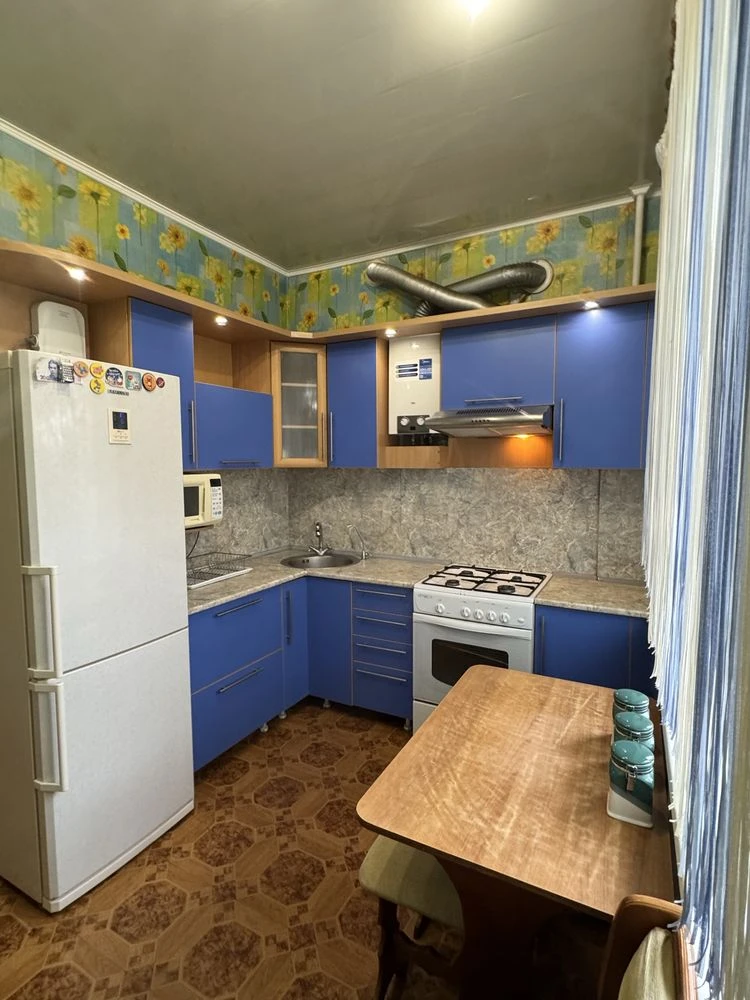 Однокомнатная квартира 37 кв.м. улица Янгеля, улица Титова, Днепр