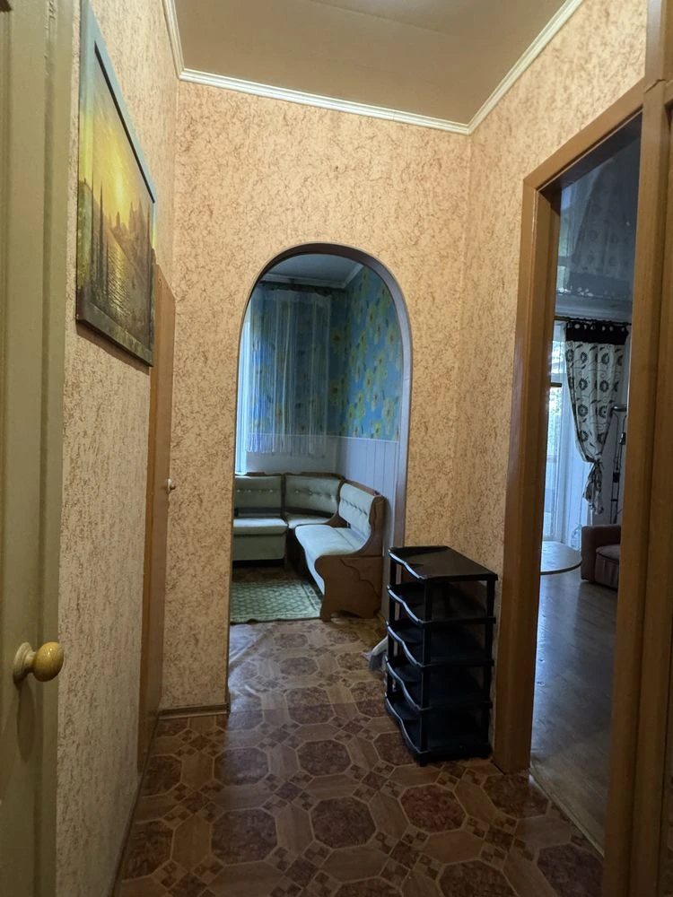 Однокомнатная квартира 37 кв.м. улица Янгеля, улица Титова, Днепр