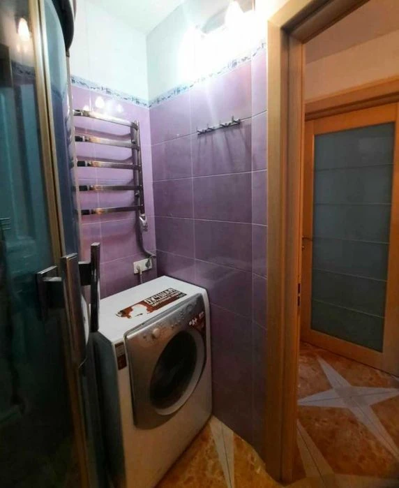 Продам 2 ком. квартиру на ул. Посмитного 7ст. Фонтана Аркады