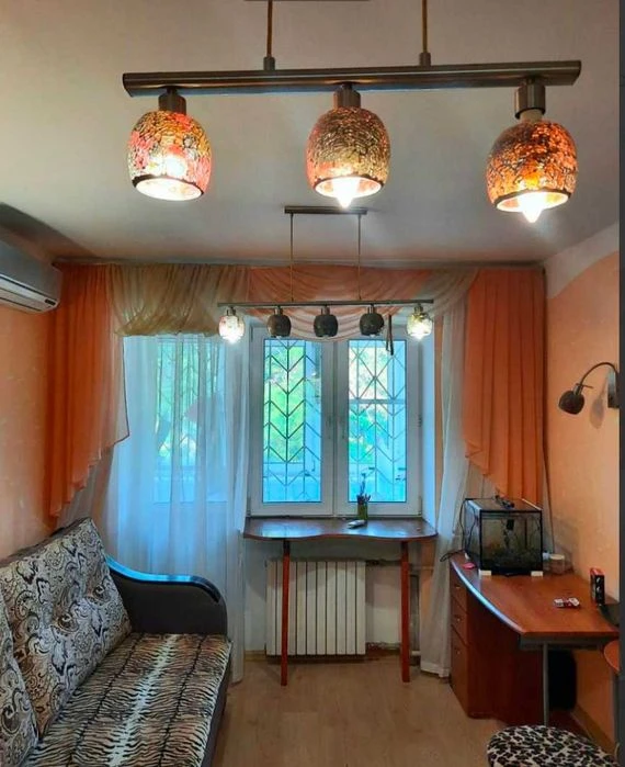 Продам 2 ком. квартиру на ул. Посмитного 7ст. Фонтана Аркады