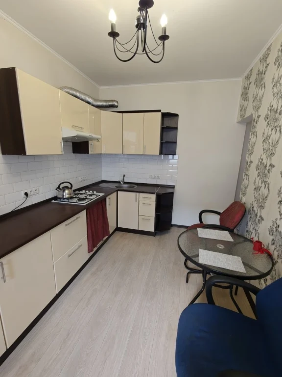 Spacious 1-bedroom apartment near Central Park. State-owned.