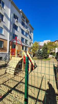 Spacious 1-bedroom apartment near Central Park. State-owned.