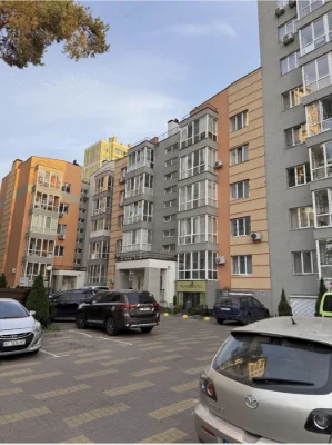 No commission. 1-bedroom apartment renovated. Gas heating.