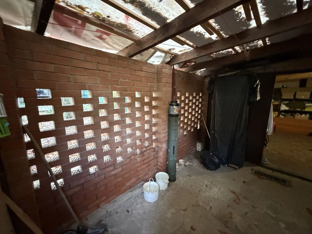 Парк  Шевченко Успенська свій сад. Місце для автомобіля.
