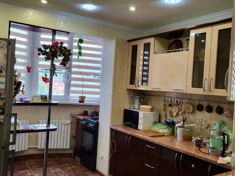 Apartment. Odessa, Semena Paliya st.