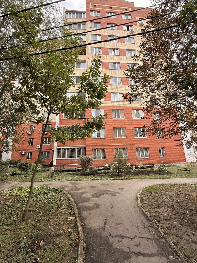 Продам Єксклюзив  вул. Сахарова 3х кімнатна, ремонт, меблі,