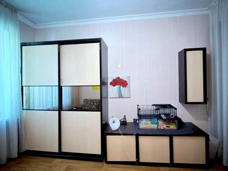 Apartment. Kharkiv, Bohdan Khmelnytsky Boulevard
