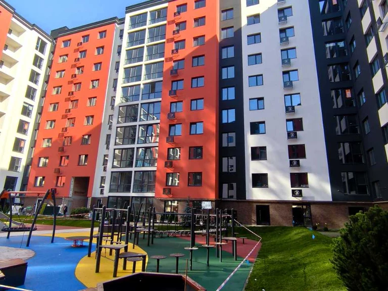 Apartment. Ivano-Frankivsk, Stepan Bandery Street