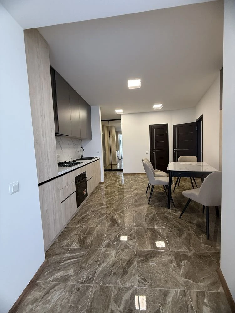 One-bedroom apartment renovated in the city center