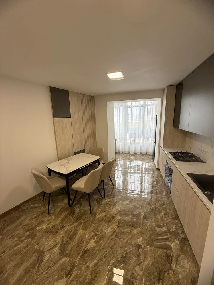 One-bedroom apartment renovated in the city center