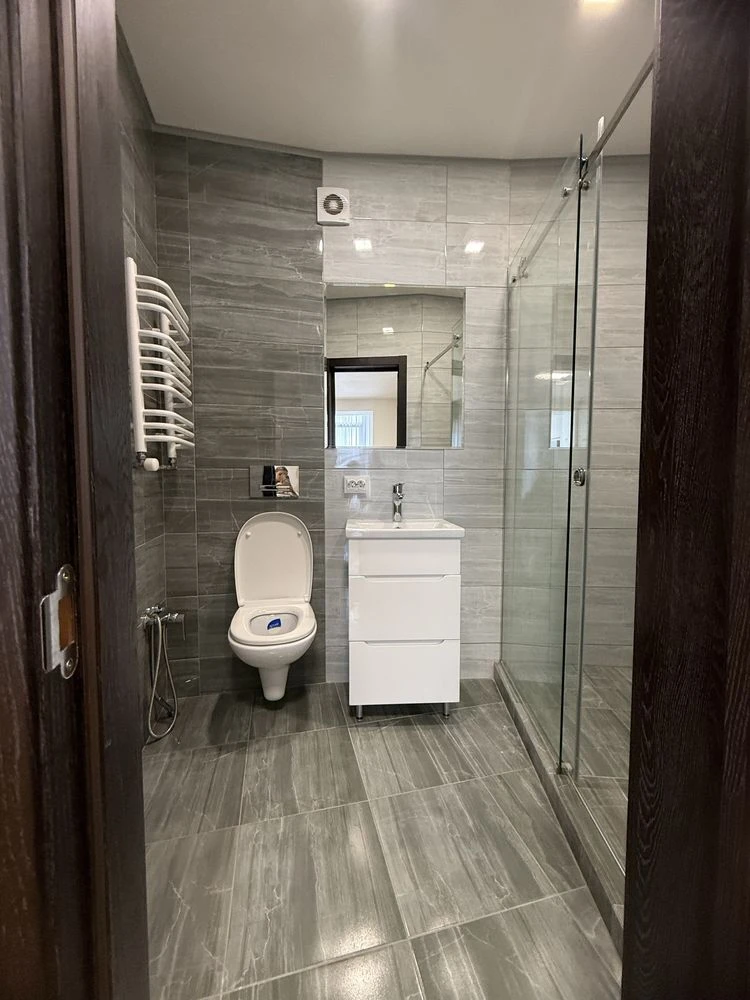 One-bedroom apartment renovated in the city center