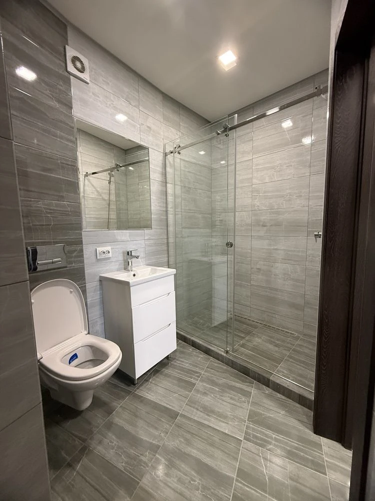One-bedroom apartment renovated in the city center