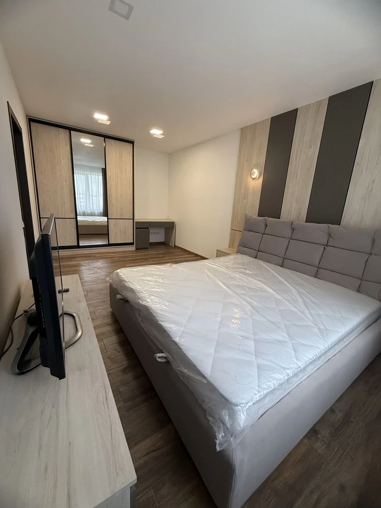 One-bedroom apartment renovated in the city center