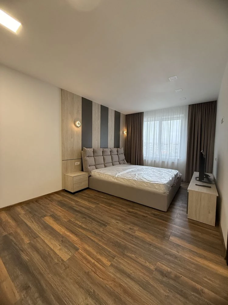 One-bedroom apartment renovated in the city center